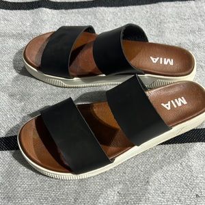 Mia slip on platform sandals
